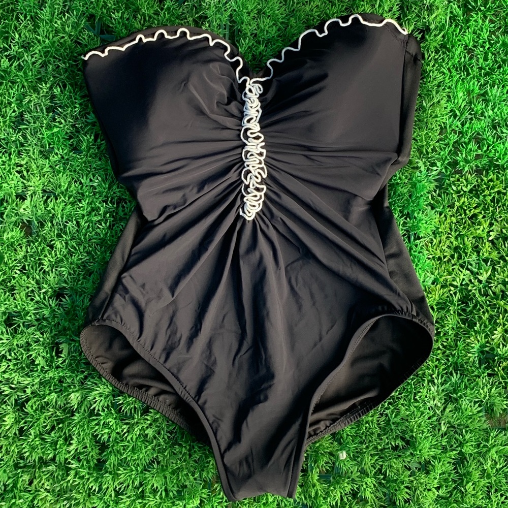 Slimming One piece strapless Swimsuit Size 12